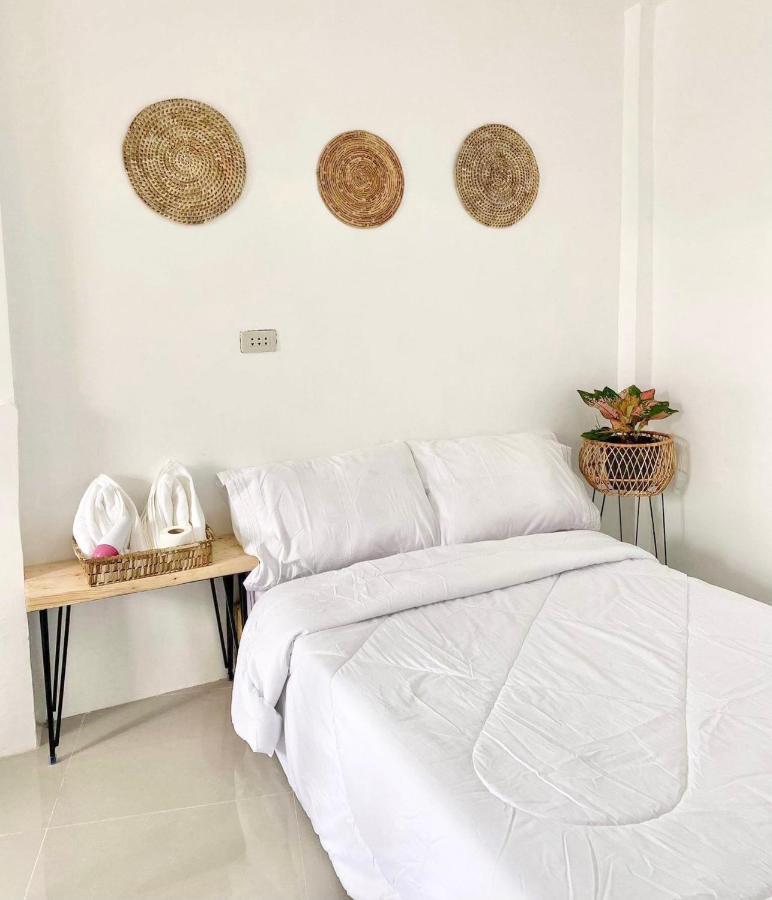 Best Studio Flat W/ Netflix Near Airport And Beach! Lapu-Lapu City Eksteriør billede
